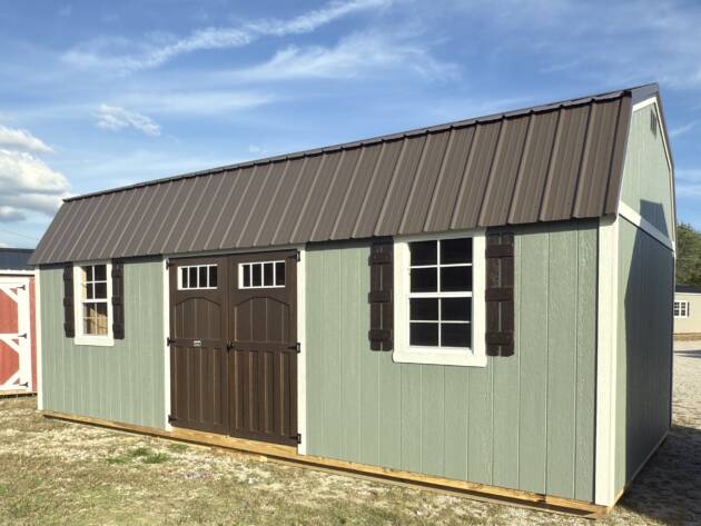 16'' OC 2X6 FLOOR JOISTS

6'7 SIDEWALL HEIGHT

6' DOUBLE SHED DOORS W/ TRANSOM WINDOWS

2-2X3 SINGLE PANE WINDOWS W/ WOODEN SHUTTERS

FULL LENGTH LOFT SPACE WITH 4' CENTER OPENING