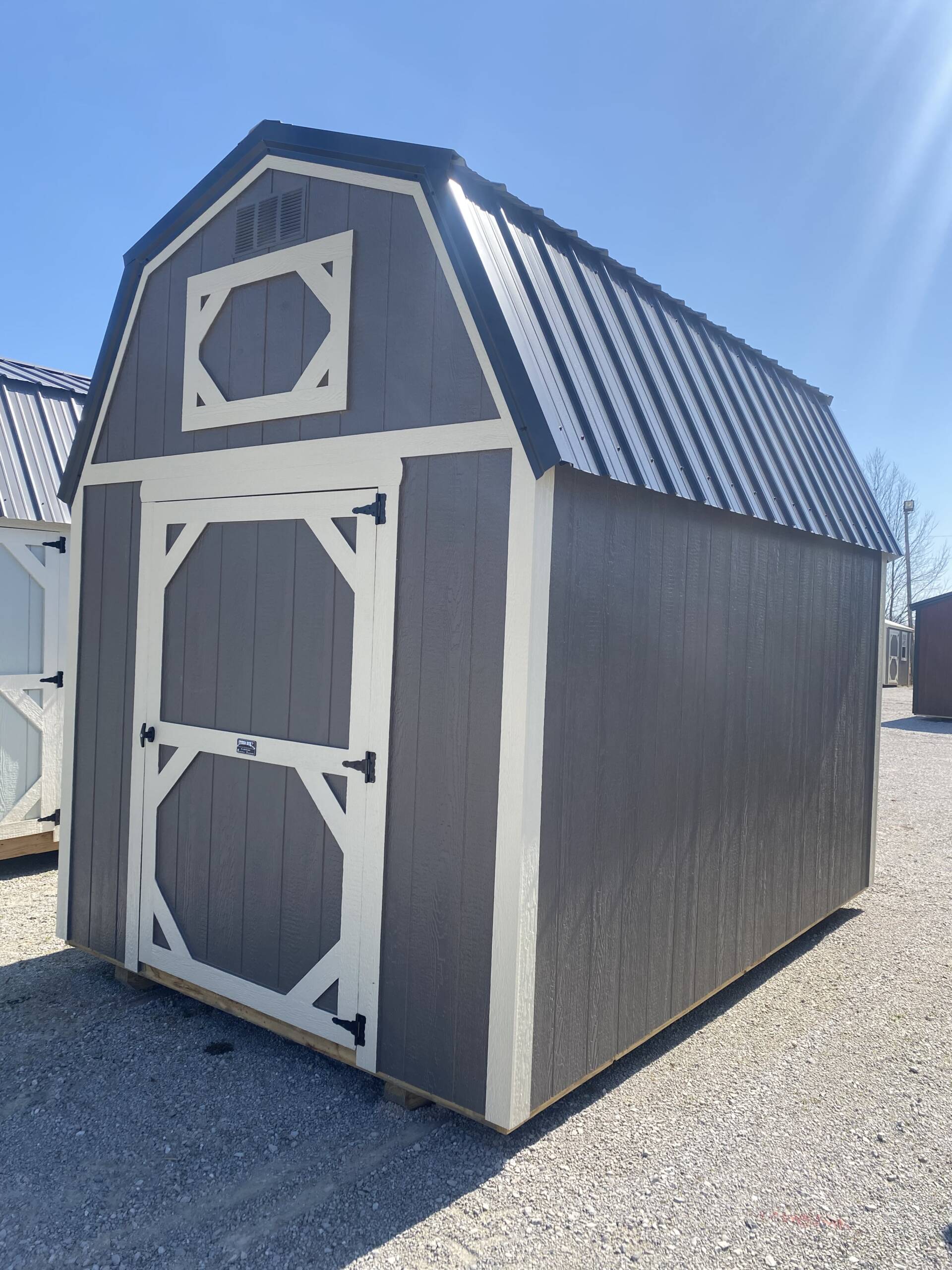 16'' OC FLOOR JOISTS
6'7'' SIDEWALL HEIGHT
6' DOUBLE SHED DOORS (4' SHED DOOR ON 8' WIDE)
FULL LENGTH LOFT SPACE WITH 4' CENTER OPENING