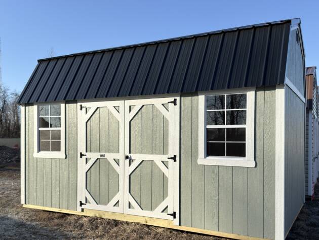 16'' OC FLOOR JOISTS




6'7 SIDEWALL HEIGHT




6' DOUBLE SHED DOORS




2-2X3 SINGLE PANE WINDOWS




FULL LENGTH LOFT SPACE WITH 4' CENTER OPENING
